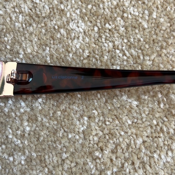 Liz Claiborne sunglasses - Picture 3 of 3